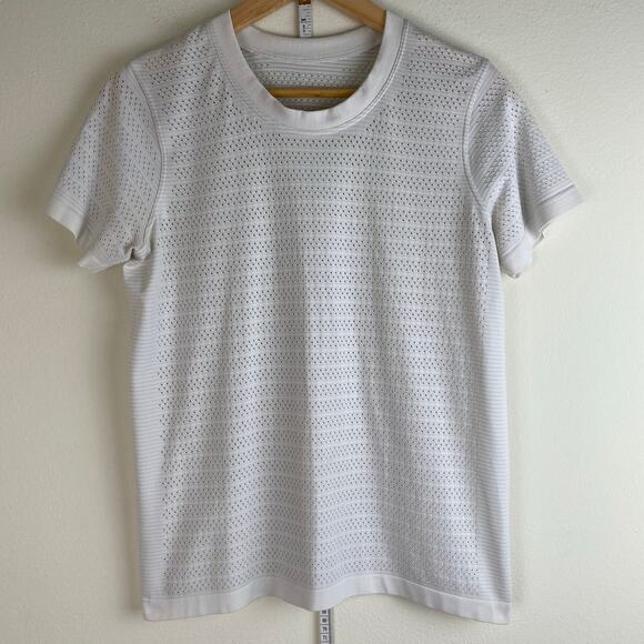 Lululemon Breeze By Short Sleeve Squad Size 8 White Top Active Athleisure W3AWQS - Picture 6 of 11